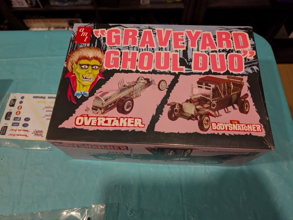 1/25 AMT Graveyard Ghoul Duo, 1969, Bodysnatcher & Overtaker SEALED INSIDE.