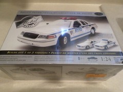 Testors 2000 NYPD Police Interceptor 1/24 Scale Metal Body Model Kit #215 Sealed