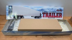 Moebius Models 1:25 Scale 53′ Reefer Semi Trailer Boxed Model Kit