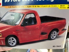 Revell 1999 Ford F-150 Lightning Pickup Truck kit 1/25 Model Car McM Niob.