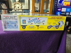 AMT FORD TRACTOR C-900 TILT CAB W/ TRAILER HOSTESS CAKE MODELING KIT #AMT1221/06