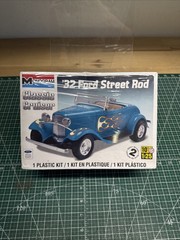 Monogram Classic Cruiser ’32 Ford Street Rod 1:24 Scale Model Car Kit Level 4