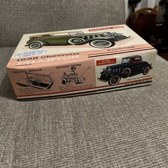 Hubley 1932 Chevrolet Phaeton – no 4865 – Vintage metal kit. New Old Stock