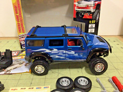 Maisto 1:27 2003 Hummer H2 Lifterz Sport Truck with extra parts