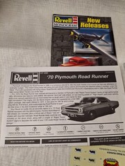 Revell 1970 Plymouth Roadrunner 1:24 Scale Plastic Model Kit – White 852980 NOB