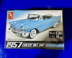 AMT 1957 Chevy Bel Air Model Car Scale 1:25 – Blue/White Brand New!!