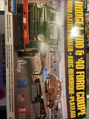 Lindberg 1/25 Dodge L-700 & ’40 Ford Coupe w/ Flatbed Trailer #73068 Open Box