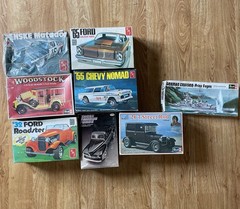 Vintage 1970’s Model Car Kit Lot of 8 Revell AMT Testors 1:25 1/25 1 sealed EXC