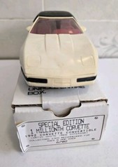 Ertl AMT 1992 Chevrolet Corvette ARTIC White Red Int Spec. Ed. Promo 1 Millionth