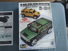 Revell Hummer H2 Special Edition 2’n1 SEALED INSIDE
