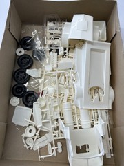 TYRONE MALONE’S BANDAG BANDIT CUSTOM DRAG KENWORTH MODEL KIT #5007- OPEN BOX