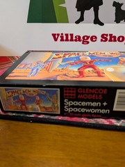 Glencoe models 1/20 Scale Space Men and Women with Plastic Helmets