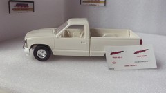 1:25 Ertl AMT 6141 1992 Chevy Silverado Sportside – Summit White – NEW – Mint