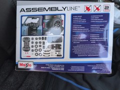 Maisto Assembly Line 2021 Ford Bronco Badlands 1:24 SC Diecast Model Kit 39535