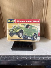 Read description Revell Thames Panel Truck 1:25 Plastic Model Kit #7609