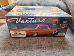 Moebius 1961 Pontiac Ventura 1:25 model car kit# 2851 1211 Factory Sealed