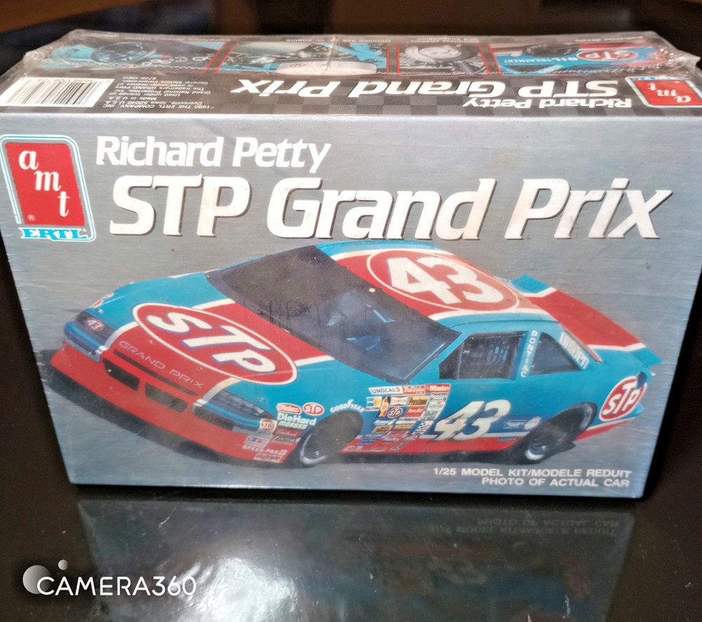 Richard Petty STP Grand Prix AMT Ertl 1/25 Scale Model Car Kit #6728 Sealed