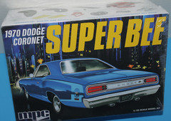 1970 Dodge Coronet SUPER BEE 1:25 scale model kit MPC Round2 #985 SEALED 2023