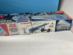 1/25 AMT FRUEHAUF TANGER UNION OR GULF OIL READ MODEL CAR KIT OPEN