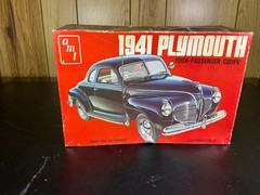 AMT T148 1941 Plymouth Four Passenger Coupe 1/25 Scale Plastic Model Kit Unbuilt