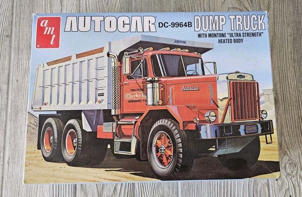 AMT AUTOCAR DC9964B TANDEM AXLE TRUCK MONOTONE DUMP BODY MODEL KIT – NEW SEALED