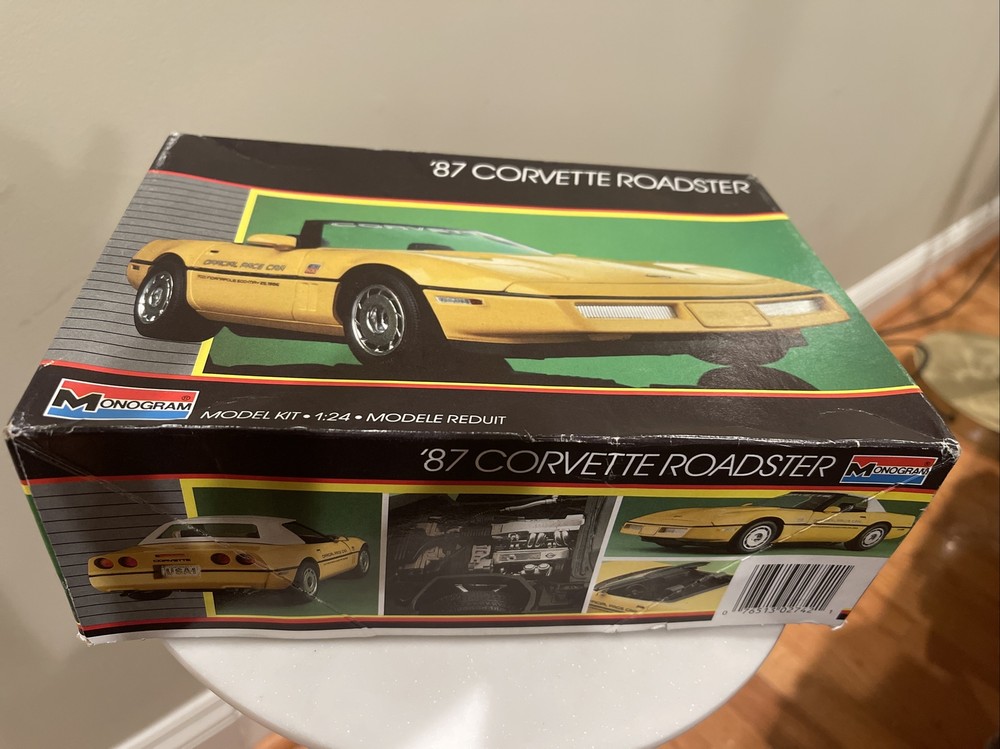 Monogram 1987 Corvette Roadster 1:24 Scale Unused #2742 With Corvette Ad