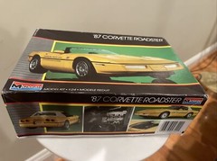 Monogram 1987 Corvette Roadster 1:24 Scale Unused #2742 With Corvette Ad