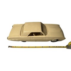 Vintage 1962 Ford Thunderbird 2 Door Hardtop Dealer Promo Car Model 1:25 AMT