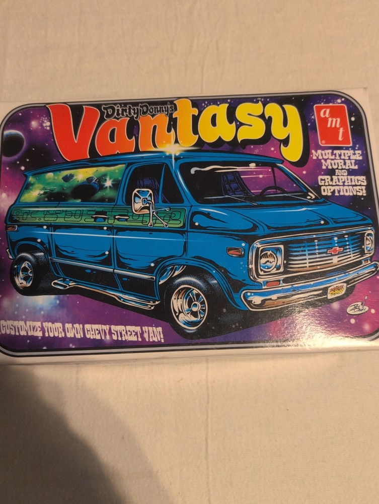 AMT 1/25 Dirty Donny’s Vantasy 1970 Customizable Chevy Van Model Kit