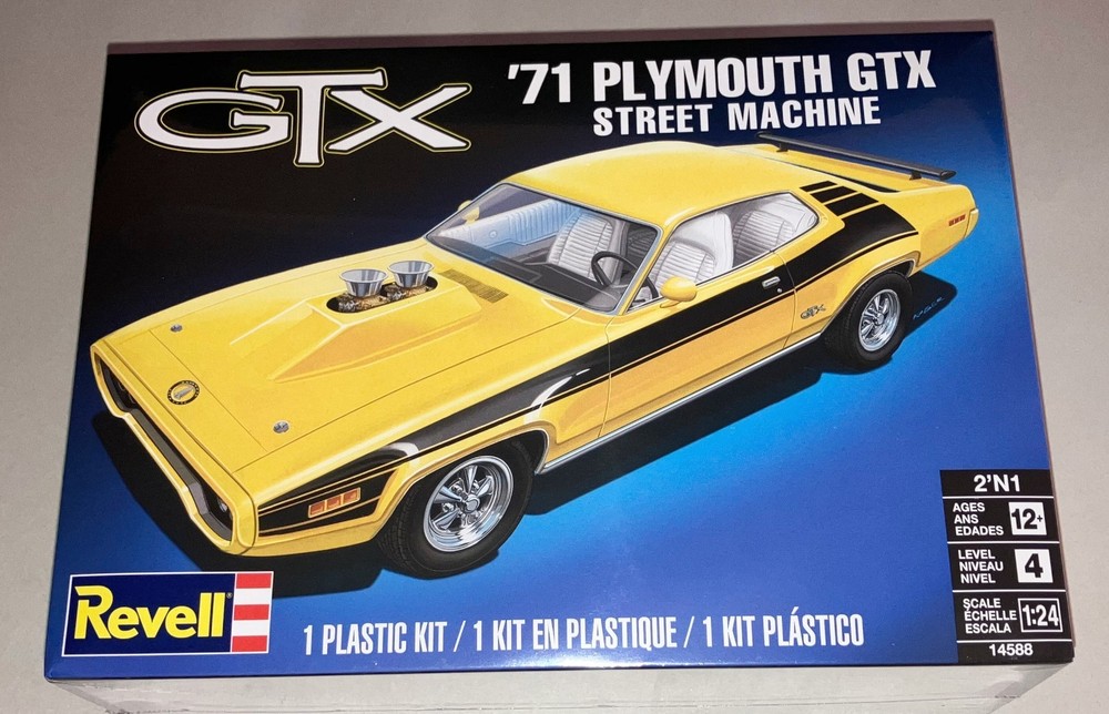 Revell 1971 Plymouth GTX Street Machine or Stock 1:24 scale model car kit 14588