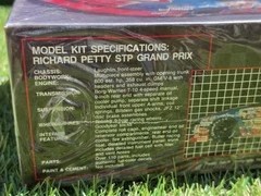AMT ERTL #43 RICHARD PETTY STP Pontiac Grand Prix 1/24 NASCAR Model Kit Sealed