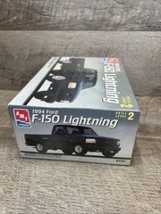 Vintage AMT ERTL 1994 Ford F-150 Lightning 1:25 Scale Model Kit – NEW Sealed