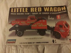 Lindberg 72170 Little Red Wagon Drag Racing Team model kit