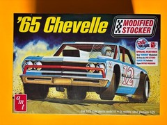 1965 CHEVROLET CHEVELLE MODIFIED STOCKER MODEL KIT AMT ROUND 2 1/25 SCALE NEW!!!