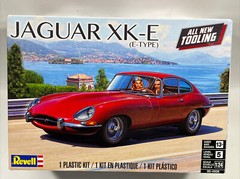 JAGUAR XK-E (E-TYPE) Plastic Model Kit! 1:24 Scale -Skill Level 5- #85-4509