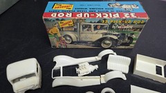 1932 PICK-UP ROD 32 FORD 1/32 Scale Model Kit with Spares 603-69