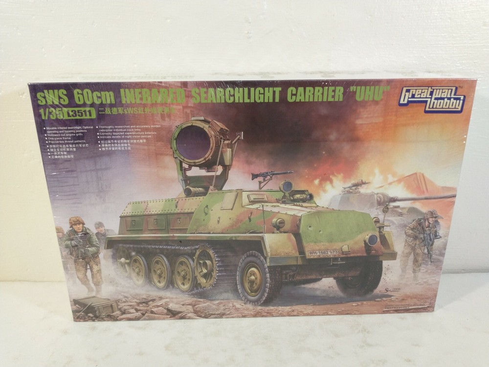 Great Way Hobby SWS 60cm Infrared Searchlight Carrier UHU 1:35 Model Kit