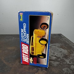 REVELL Hot Rod Series Custom 1932 Ford Chopped Sedan 7126 Complete 1:25 Scale