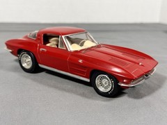 1/24 Scale Nicely Built 1963 Chevrolet CORVETTE Split Window RED Coupe Model Kit