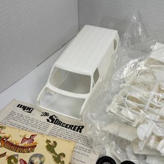MPC 1977 The Sorcerer Ford Custom Van 1/25 Model Kit 1-0415 READ