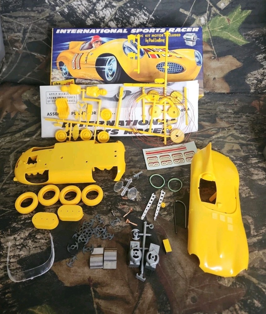 VTG LINDBERG INTERNATIONAL SPORTS RACER DIY MOTORIZED MODEL RACE CAR KIT D4