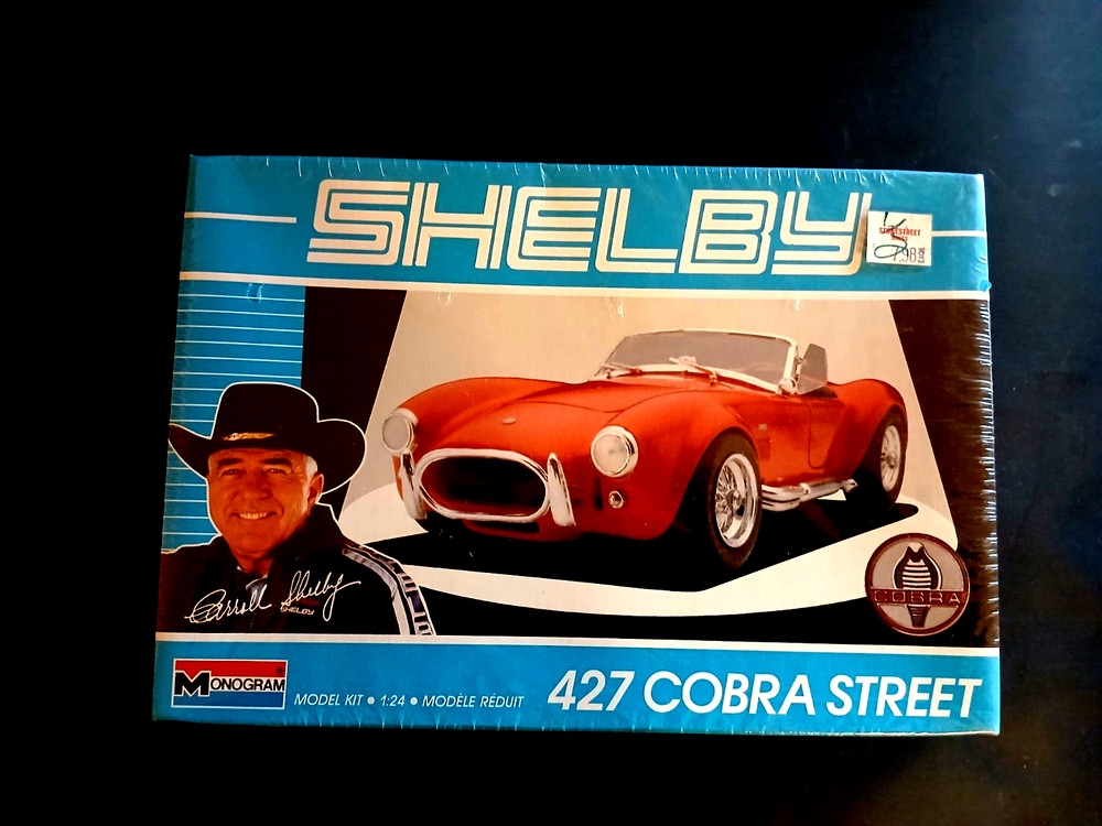 Model Kit Ford 427 Shelby Cobra Monogram 1:24