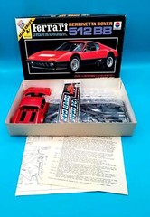 NITTO KAGAKU FERRARI BERLINETTA BOXER 512 BB Plastic 1/24 Model Kit UNASSEMBLED