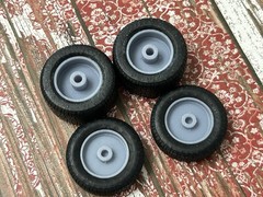 1/24 Scale: 15-inch “Smoothie” Resin Wheels W/ Wide Rear Tires￼