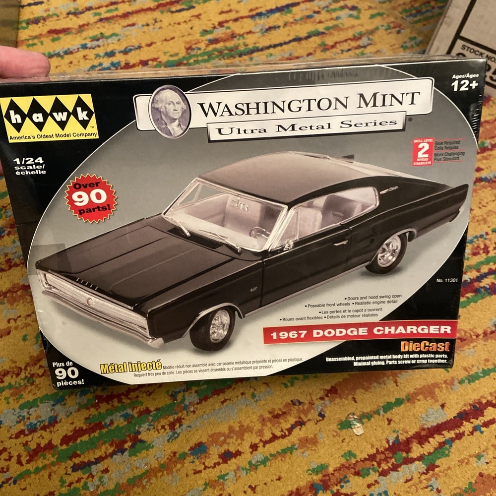 HAWK Washington Mint 90+ Piece Model 1/24 Die Cast 1967 Dodge Charger Kit #11301