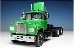 Platz AMT Mack R685ST Semi Tractor 125 Scale Model Kit AMT1039