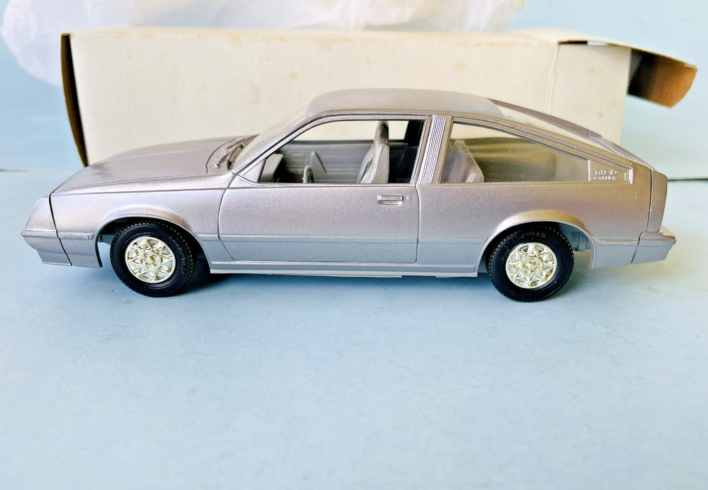 AMT 1/25 1983 Chevy Cavalier Promo in box Silver