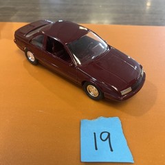 AMT Ertl 1/24 1989 Chevrolet Beretta GT Coupe Dealer Promo Model 6059 (Garnet)
