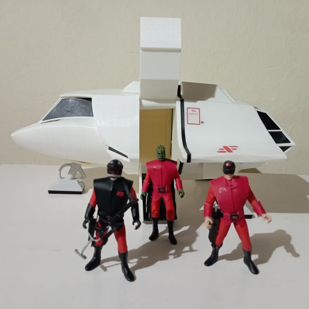 V Visitors X3 figures 3.75 inch and Skyfighter 1/18 scale model with open gates