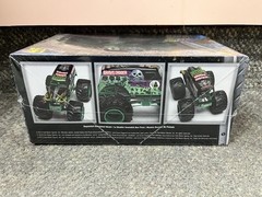 * REVELL 1/25 SCALE SNAP TITE MONSTER JAM GRAVE DIGGER PLASTIC KIT #85-1978 *ST